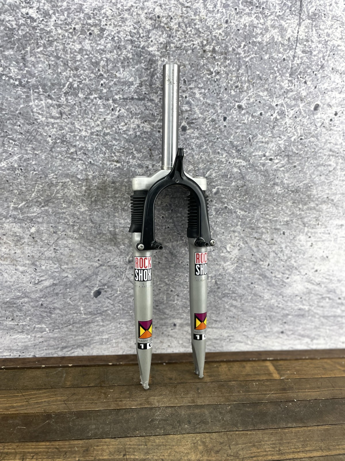 Vintage RockShox MAG 10 Fork 26in 1-1/8 Threadless 6.75in Steerer 90s MTB