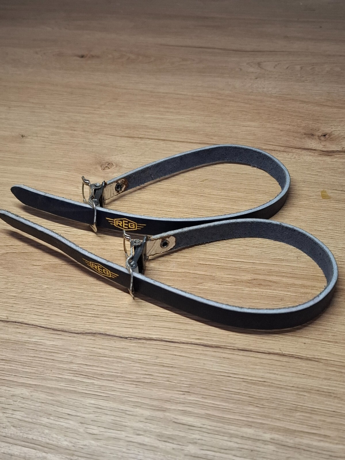 Retro Bicycle Parts NOS REG Leather Pedal Straps – Blue (36cm x 1cm)