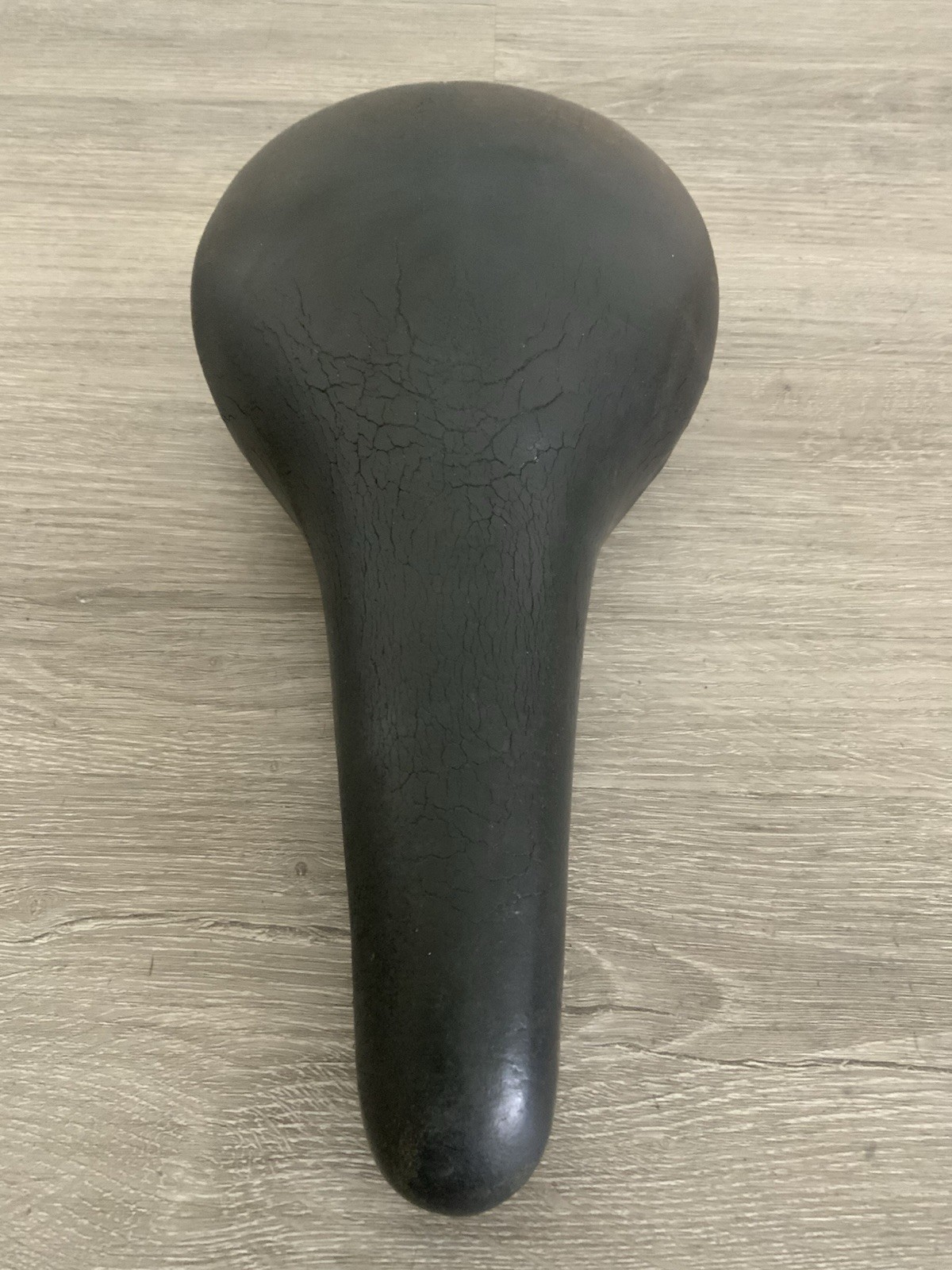 SELLE ITALIA LEATHER ROAD BIKE SADDLE 368 GRAMS 143 MM X 265 MM