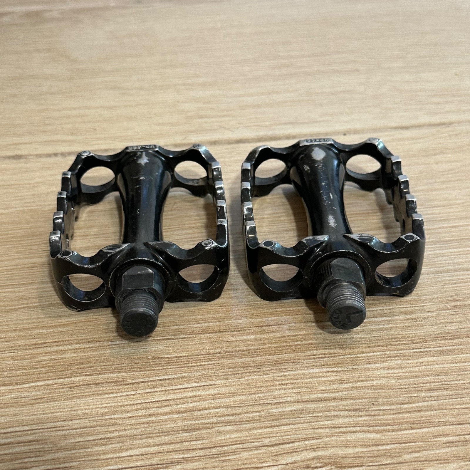 VP-468 K218 Black 9/16in Old Mid School Vintage Pedals