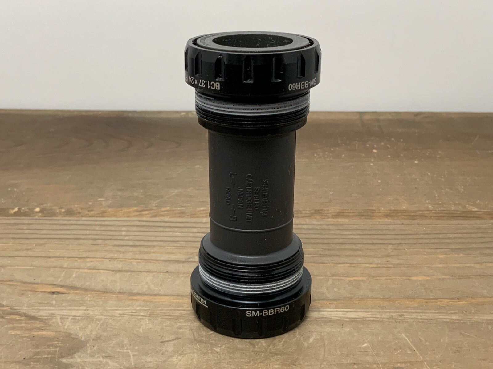 Shimano Ultegra SM-BBR60 Road Bicycle Bottom Bracket Black 68 / English Threaded