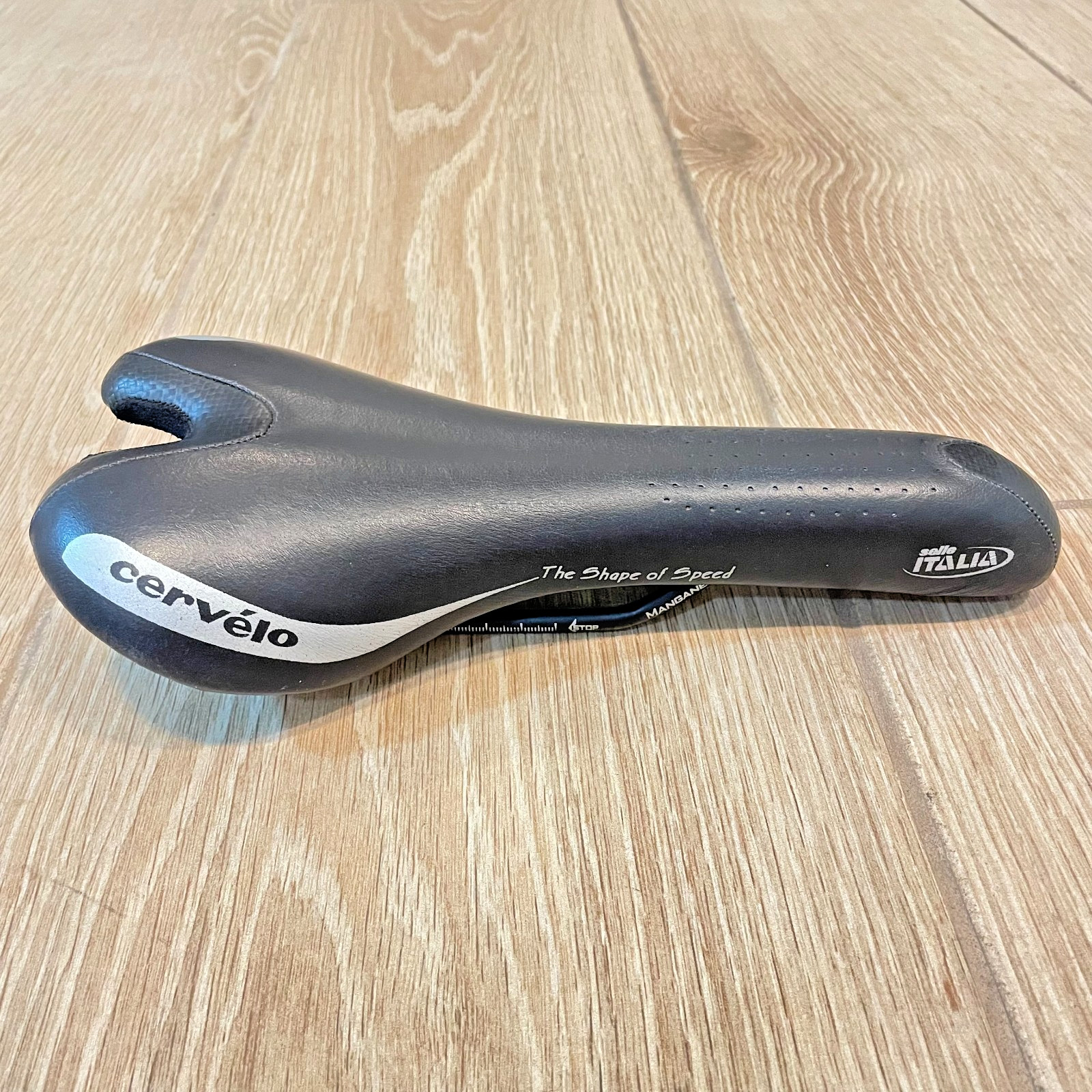 Selle Italia Cervelo Saddle Black Leather Manganese Rails 135mm