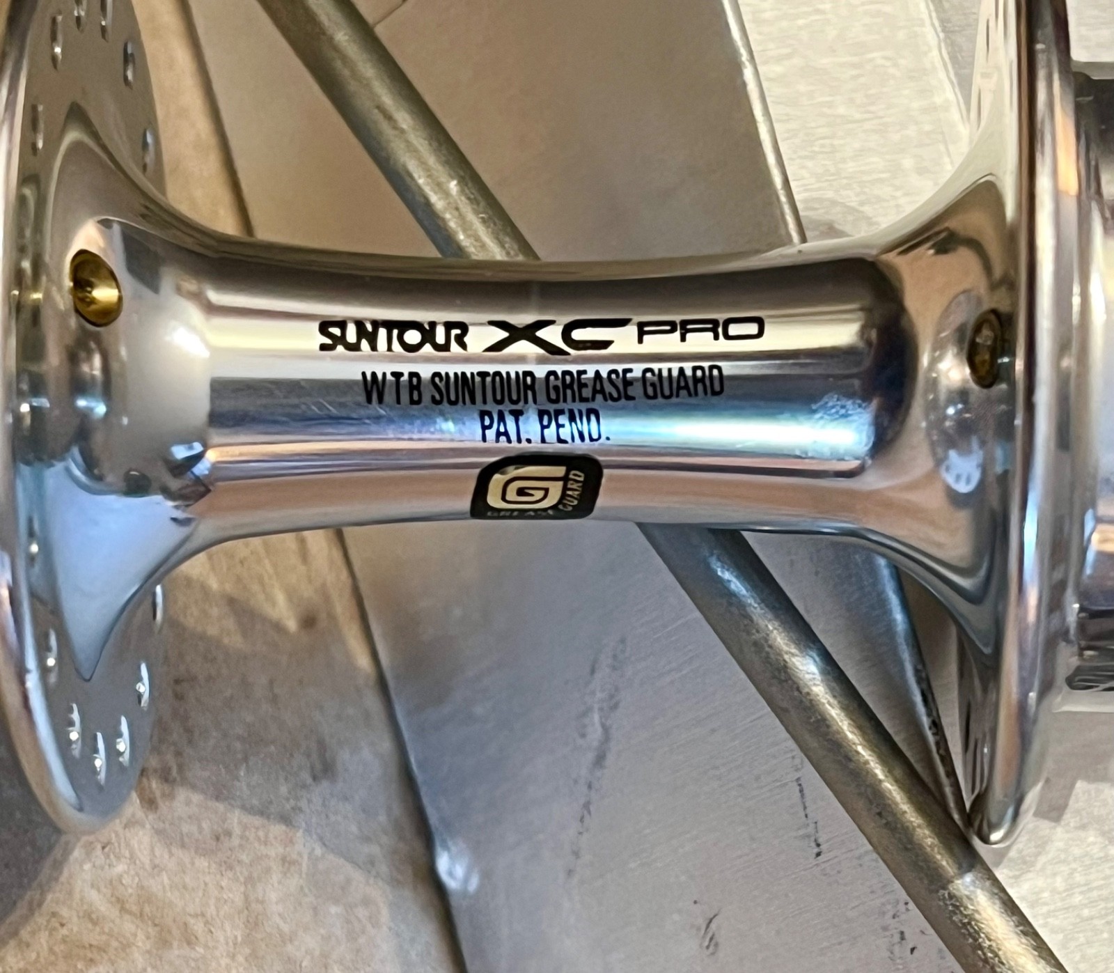 Suntour XC Pro Rear Hub HB-XP01-R – 36H 135mm Polished NOS NIB Grease Guard NEW