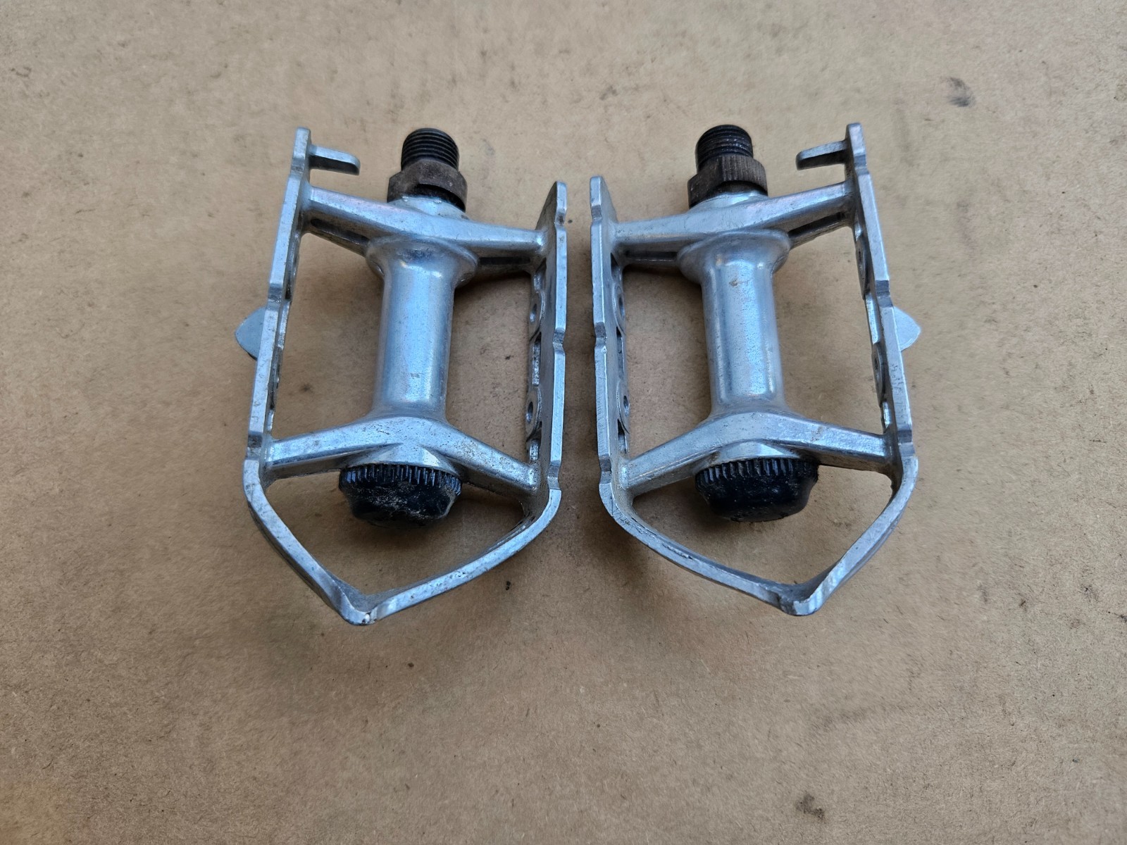 Vintage MKS AR-2 Road Bike Platform Pedals Left Right Set 9/16″ Japan