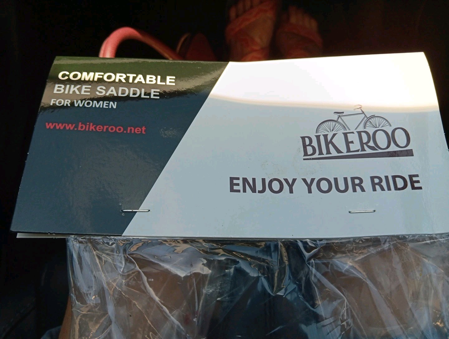 Bikeroo Comfortable Bike Saddle Seat for Women Thick Foam Black/Red NEW Sealed