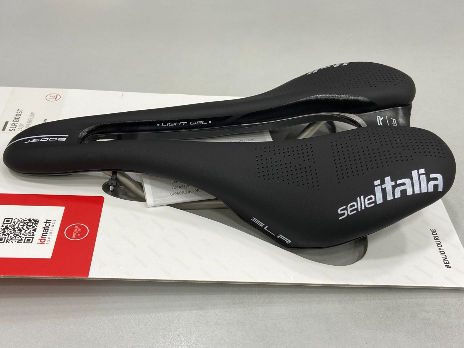 Selle Italia SLR Boost Lady Superflow L3 (145x248mm) TI 316 Rail Saddle (Black)
