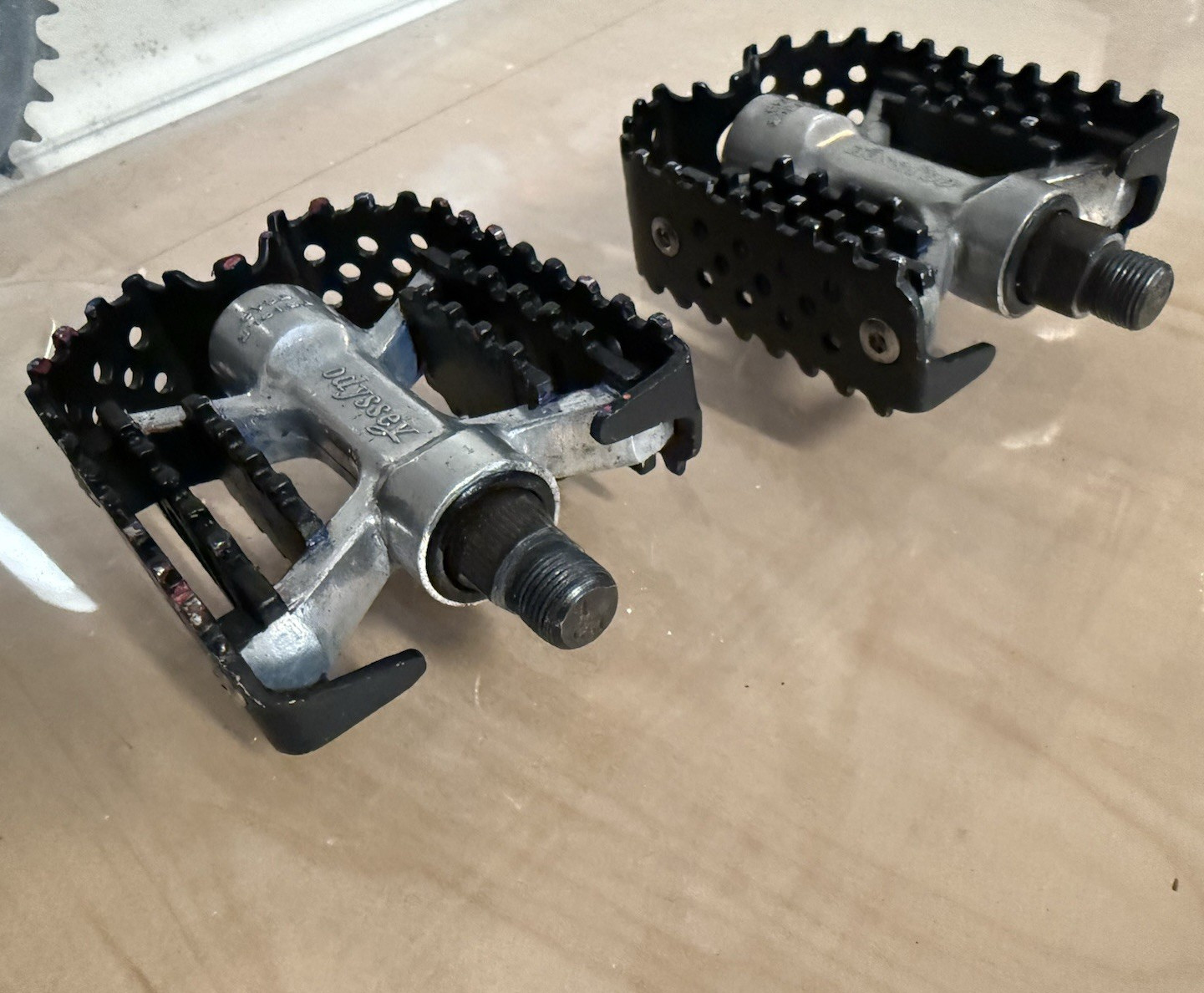 Odyssey Triple Trap Flat Platform Pedals Black/Silver 9/16 in Pair