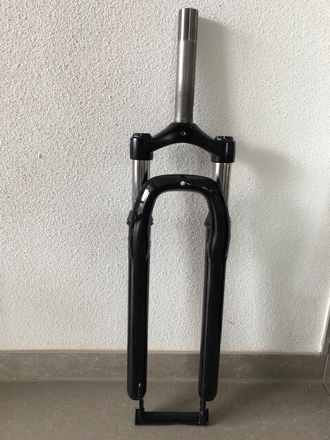Federgabel 80 mm 28″ , 1 1/8 Zoll Trekking Schwarz Scheibenbremse 155mm Schaft