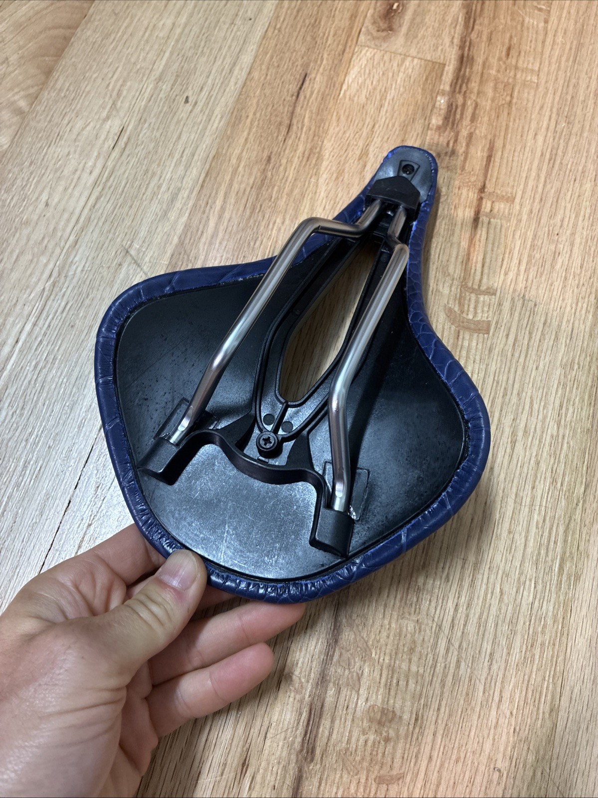 Blue leather saddle 160mm x 250mm road gravel mountain bike seat short power