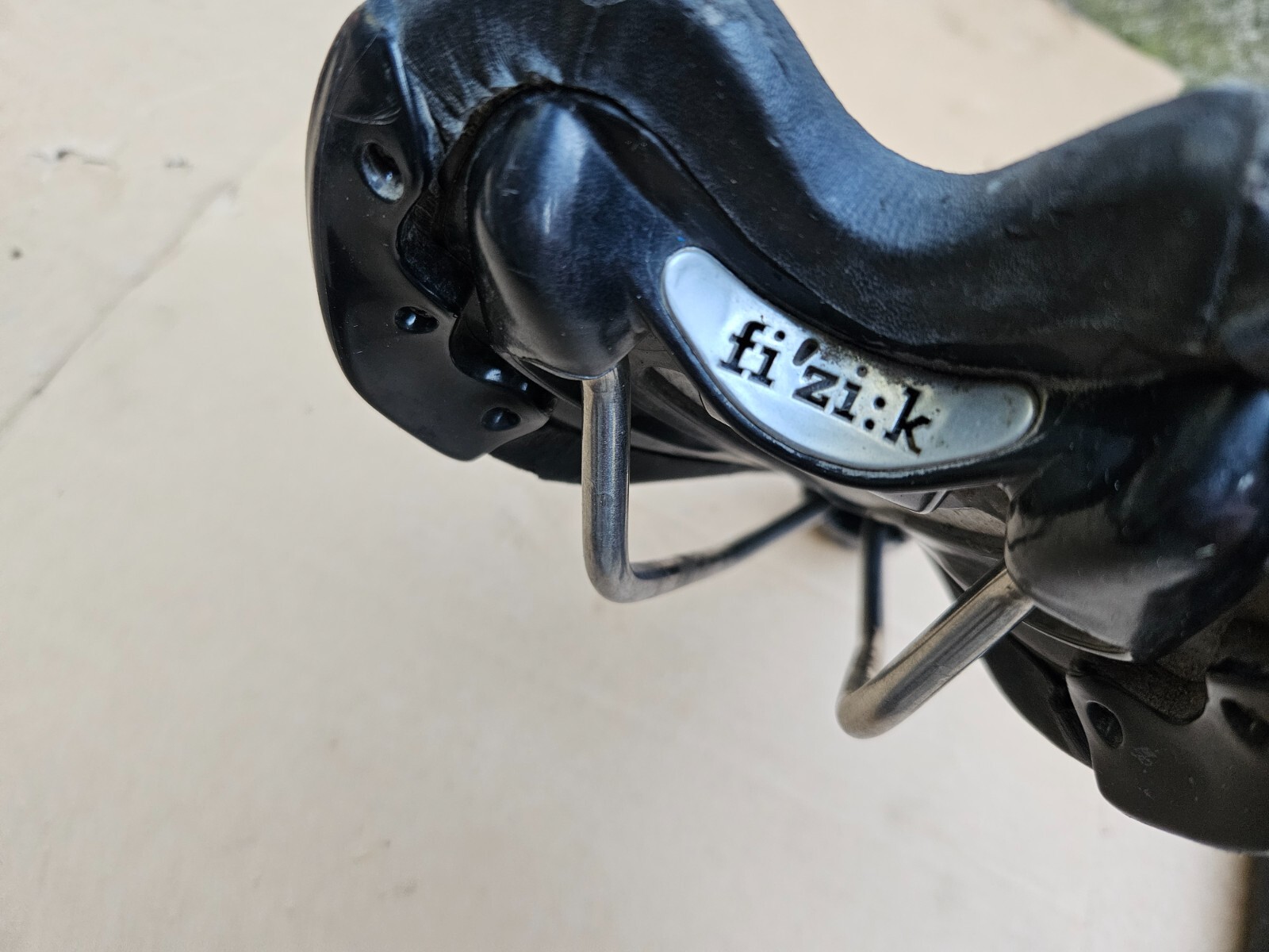 Fizik Aliante Gamma Road Bike Saddle Black Graphite Twinflex made in Italy