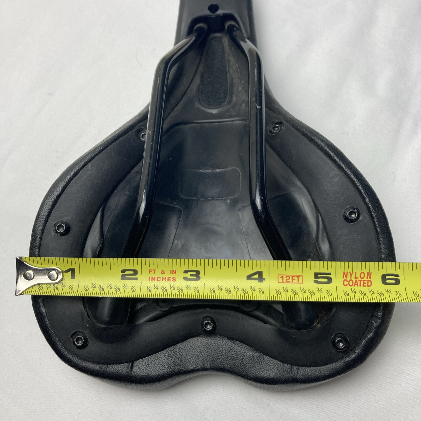 Oval Concepts Bike Saddle – Black with Gray Accents 7x7mm rail clamps