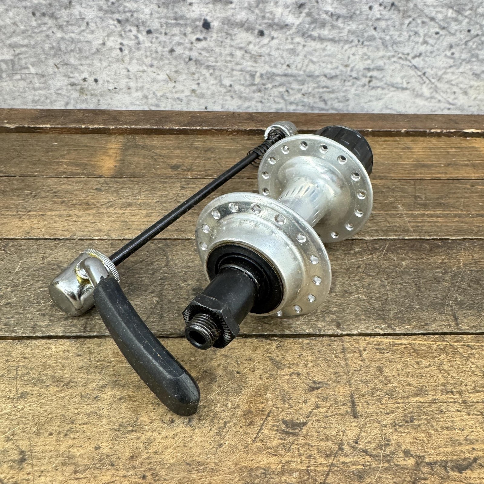 Vintage Suntour GL Rear Hub 32H NOS 135mm QR MTB 90s Accushift Freehub