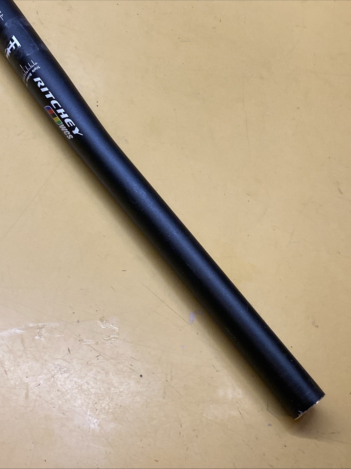 Black Ritchey WCS 570mm x 25.4mm Aluminum Flat Handlebar
