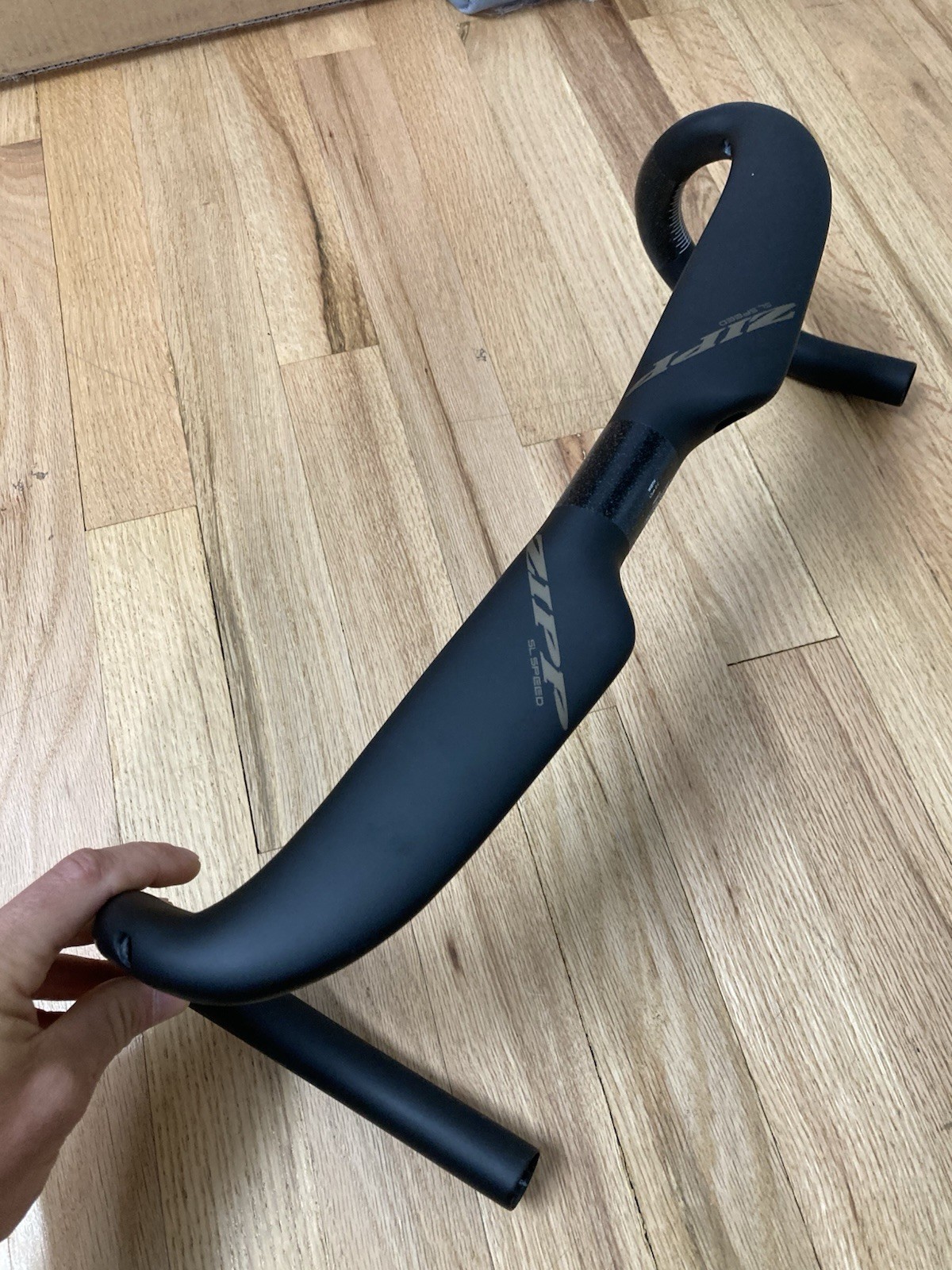 Zipp SL Speed aero carbon road handlebar 42 cm c-c internal routing matte black