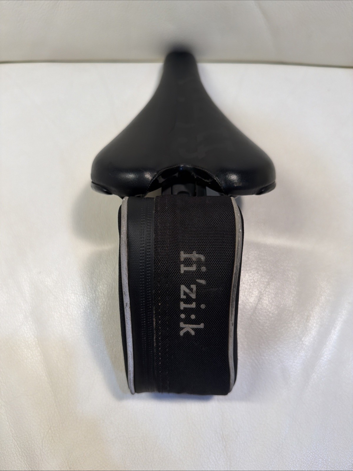Fizik Aliante Vs Kium Rail Bike Saddle With Fizik Bag