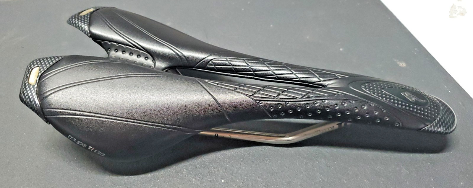 Specialized Toupe T1-130 Road Bike Racing Saddle Black Cutout Design 163g