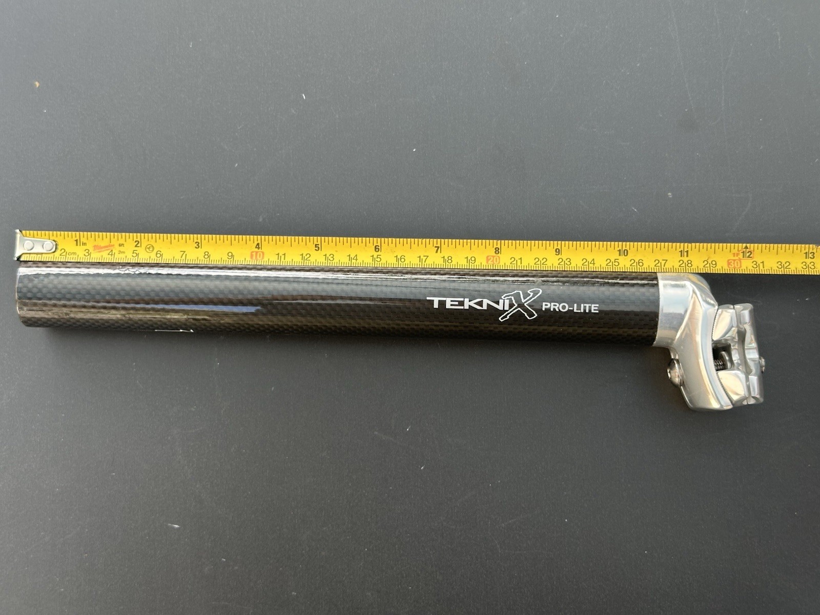 NEW 32.4mm x 300mm Carbon Seatpost, Glossy Black Polished. NOS 2000s Team Texnix