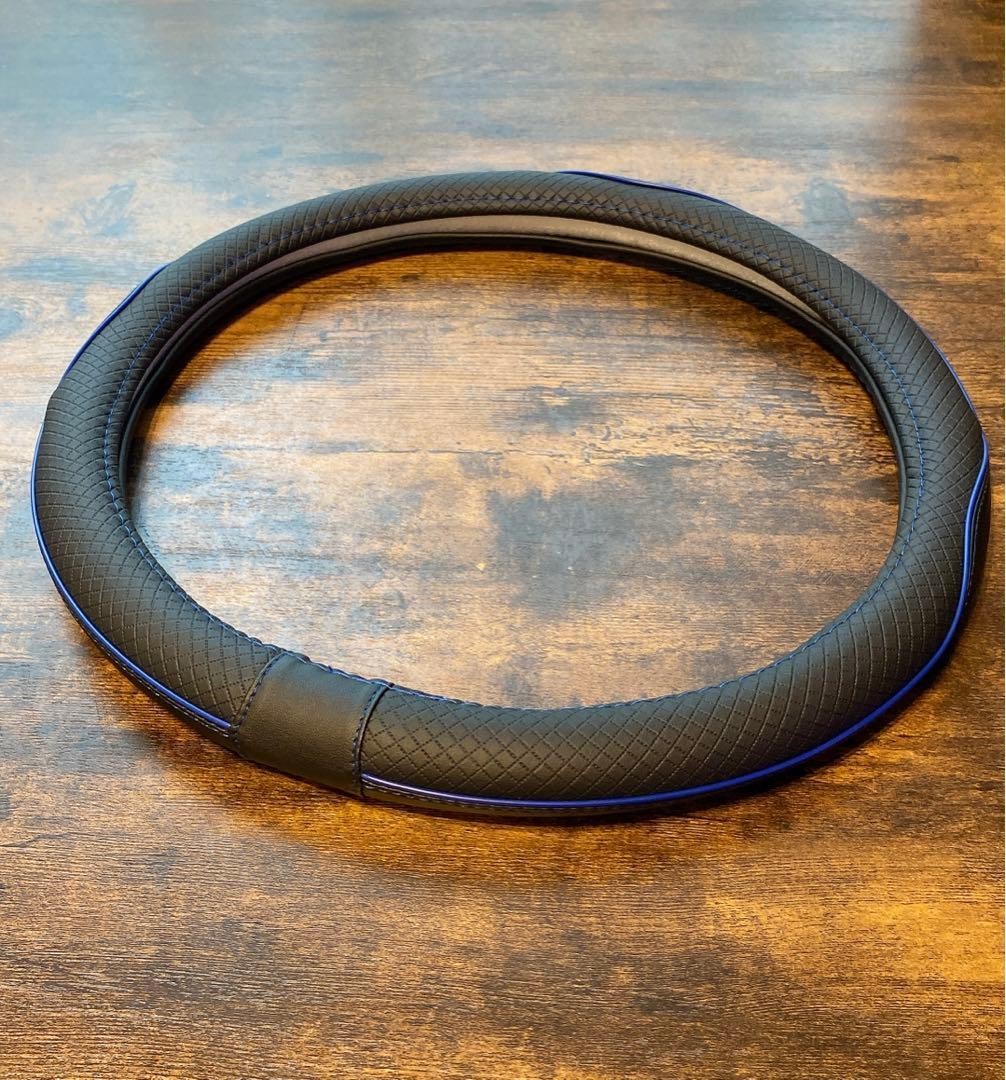 Imitation leather steering wheel cover black and blue Amazon basic 15in 38cm