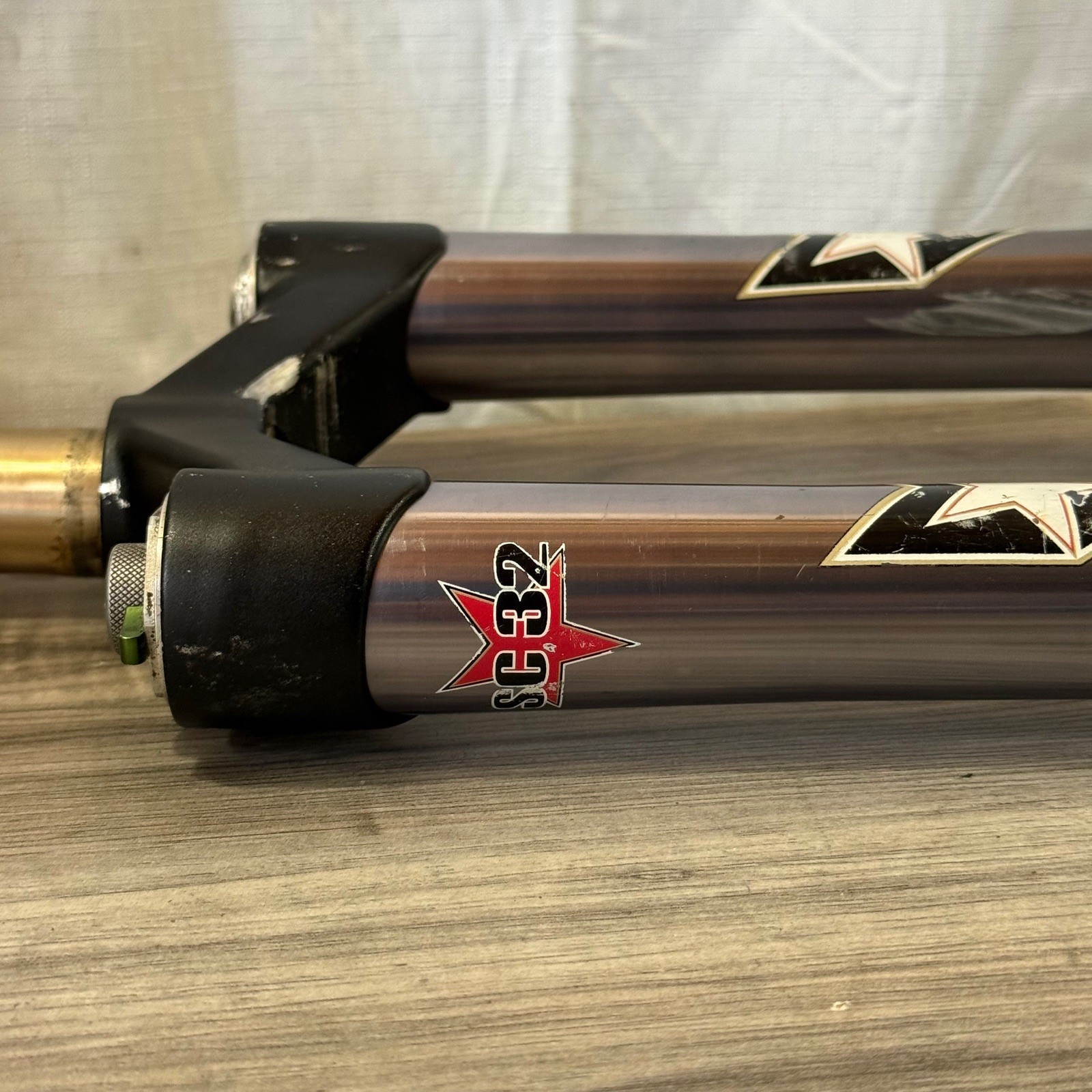 Maverick SC32 Single Crown Fork 1 1/8 200mm 100 Travel Inverted Fork 
