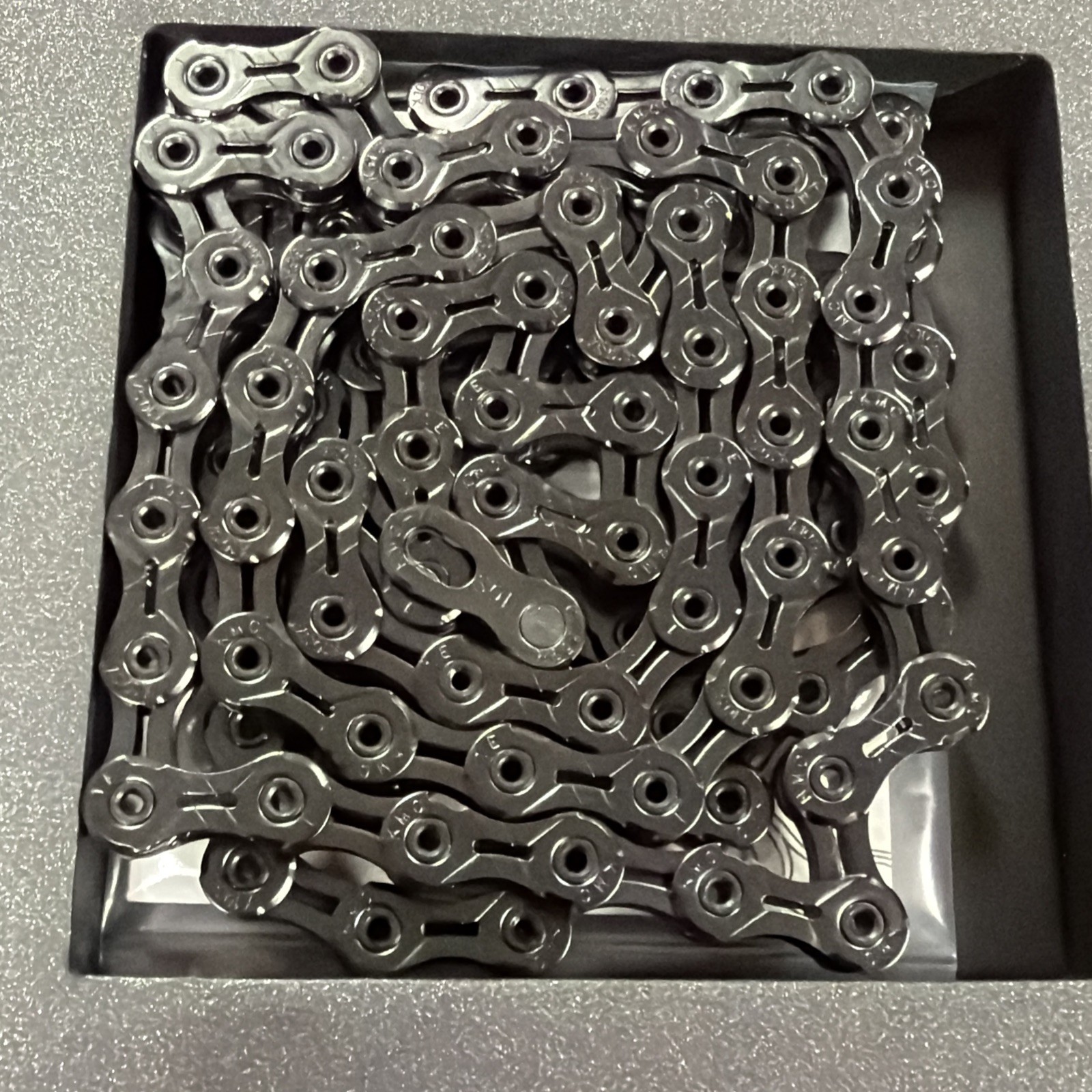 KMC DLC 10 Black 10-Speed Bicycle Chain fits Campagnolo SRAM Shimano NEW