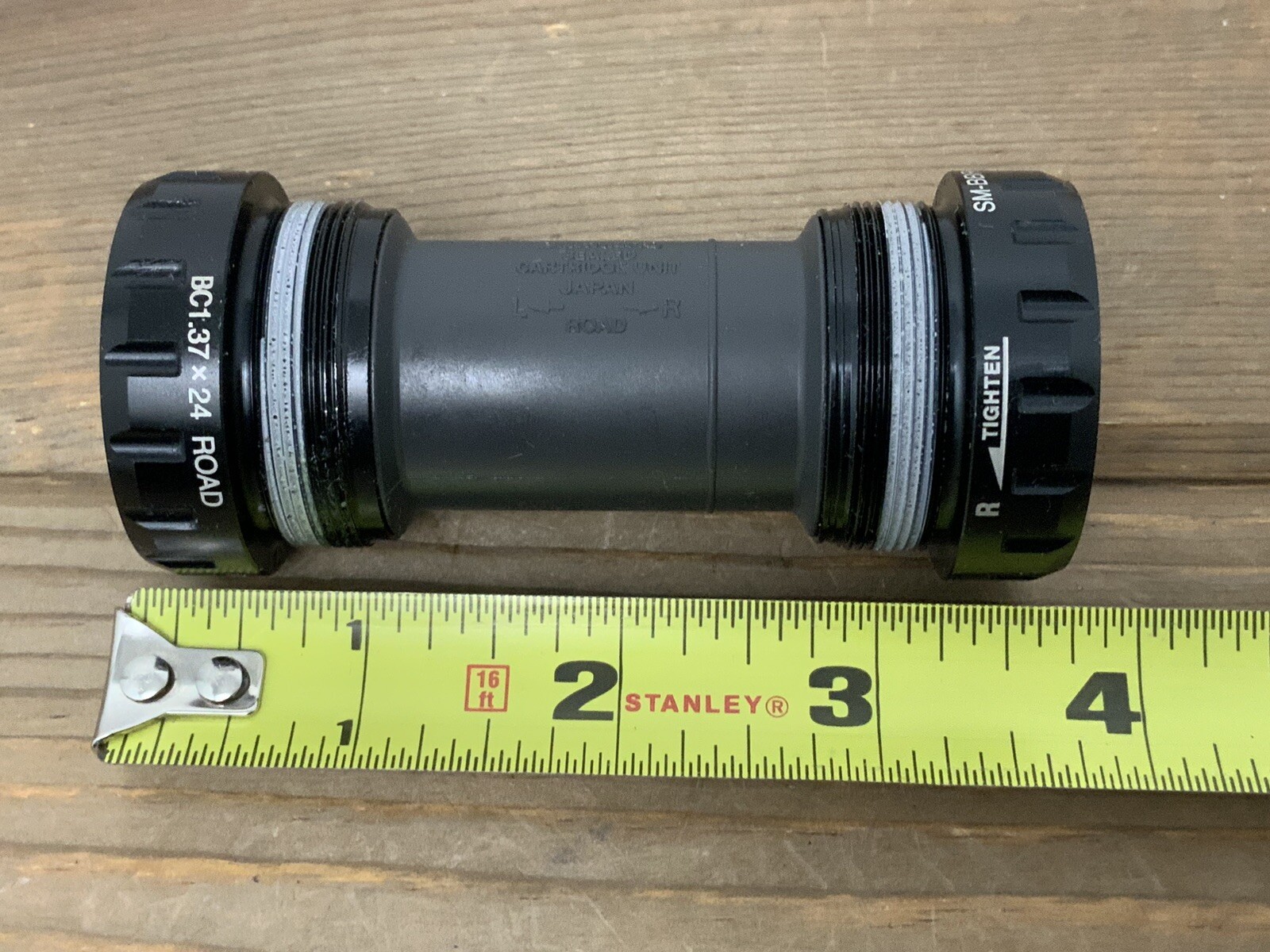 Shimano Ultegra SM-BBR60 Road Bicycle Bottom Bracket Black 68 / English Threaded