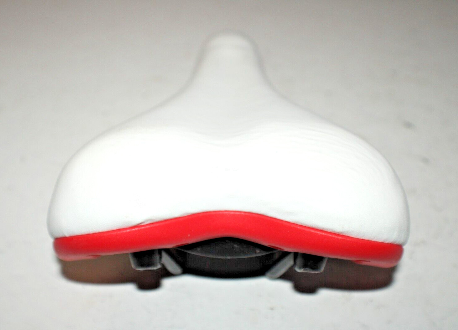 Comfort Hybrid Bike Saddle 250/140mm White Cruiser Touring Road Fast USA Shipper