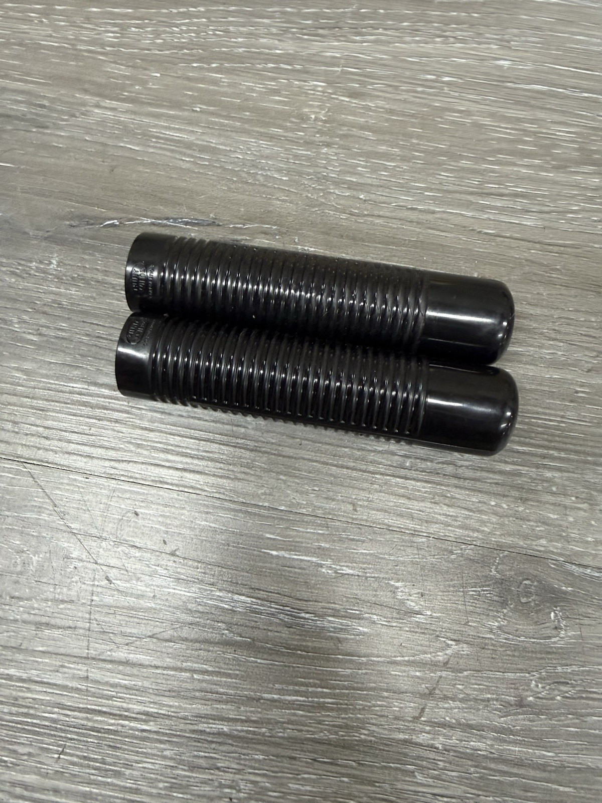 NOS Hunt Wilde Bike Bar Grips Black Handlebar 7/8″ 22.2 – 4 1/2″