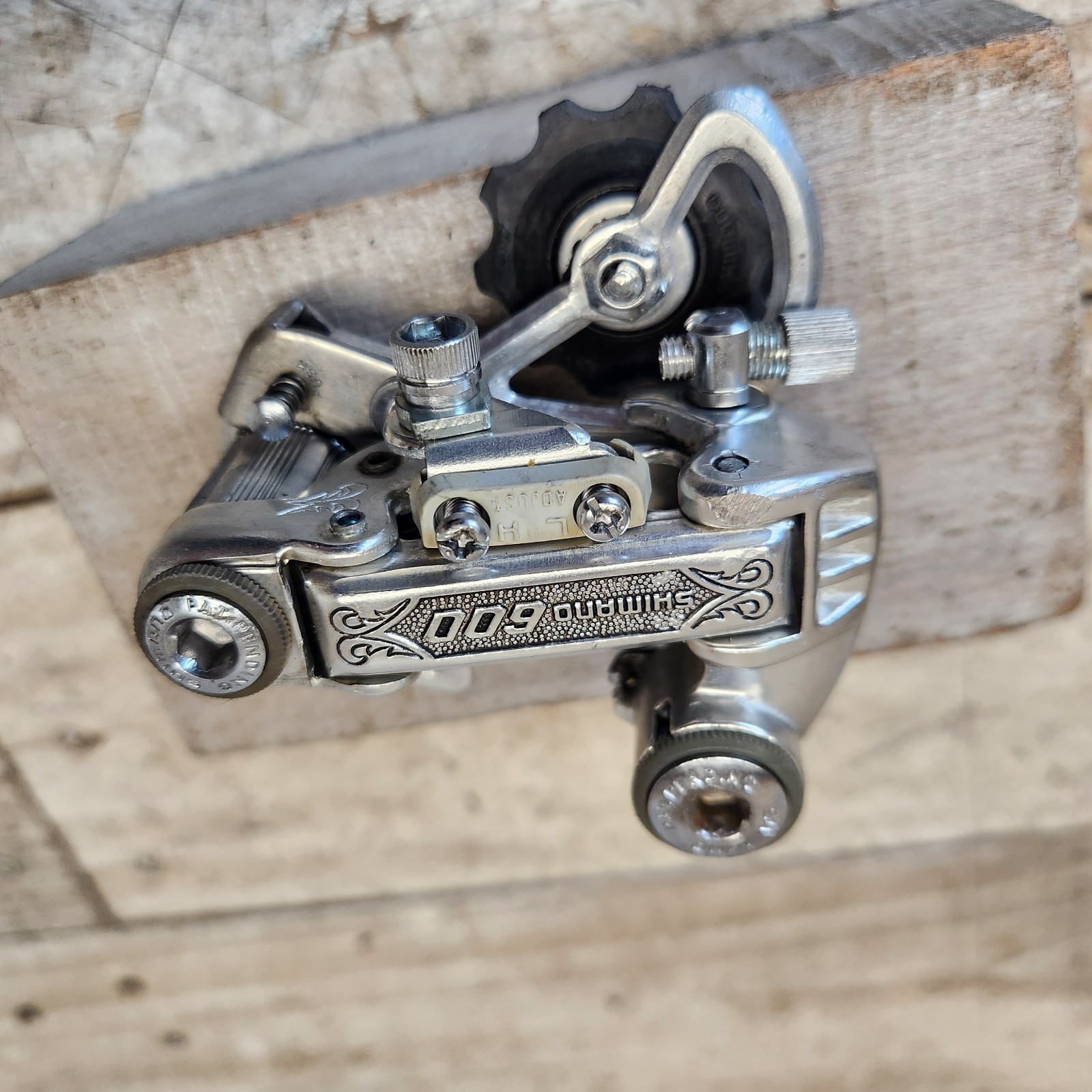 197os Shimano 600 Arabesque Rear Derailleur Short Cage Bolt-On Japan Race