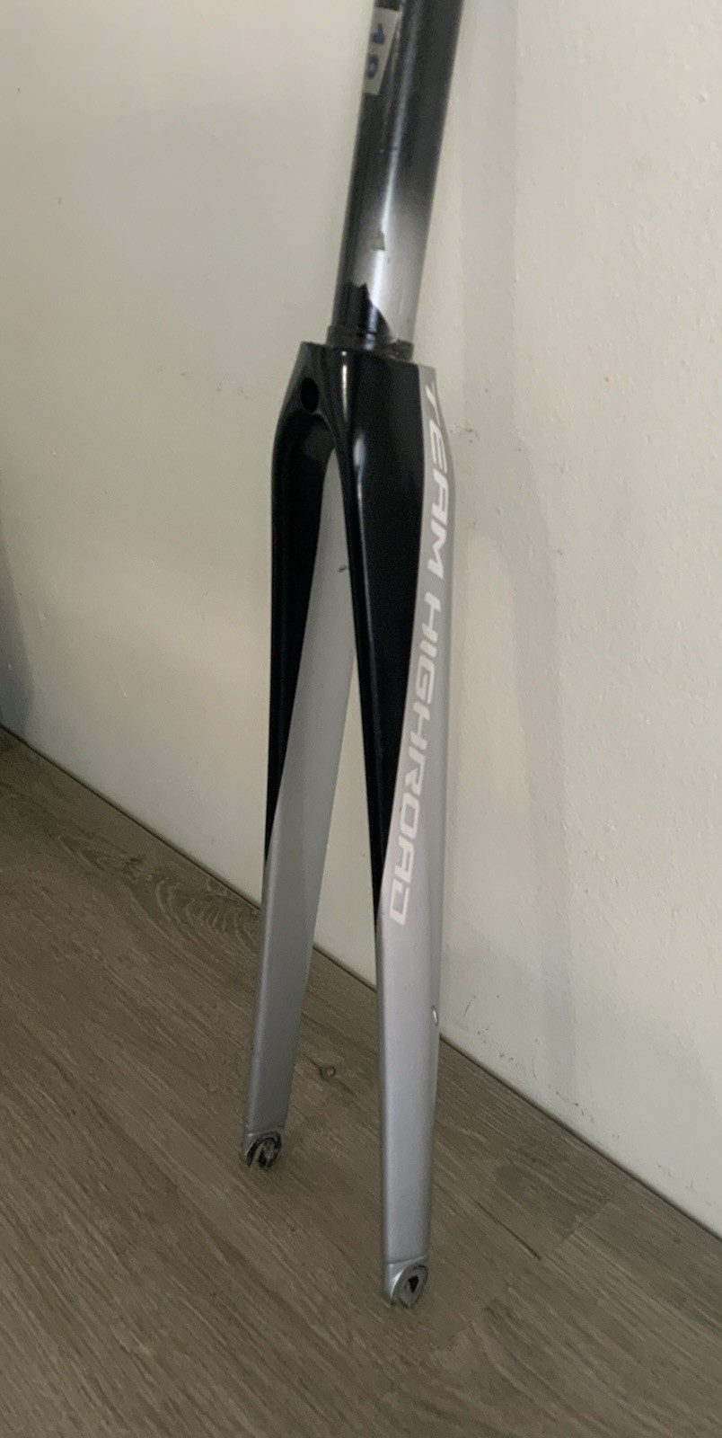 TEAM HIGH CARBON FORK 700C 1 1/8 INCH THREADLESS 190 MM STEERER 336 GRAMS