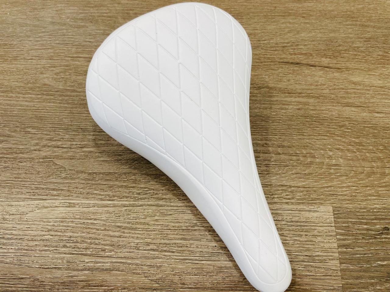 New «Old School Bmx» Diamond Pattern Vinyl Saddle WHITE Seat for GT DYNO