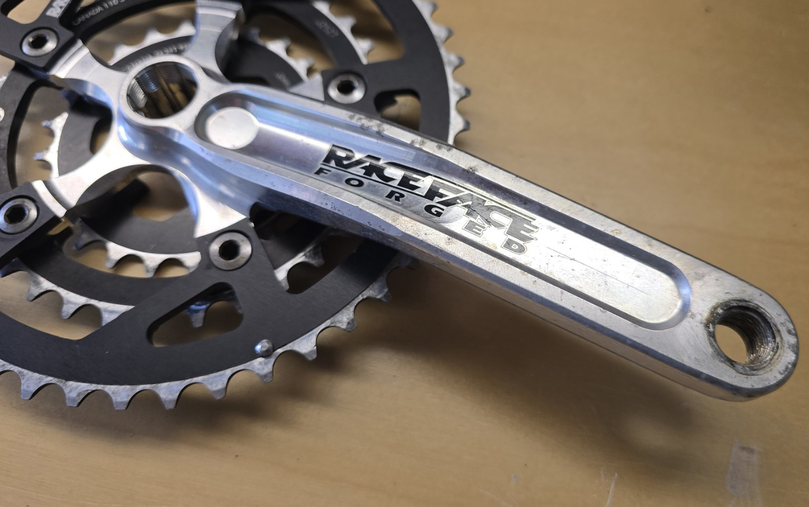 Race Face Forged Crankset – Vintage 90’s Retro MTB Triple,Isis, 175mm,BEST PRICE