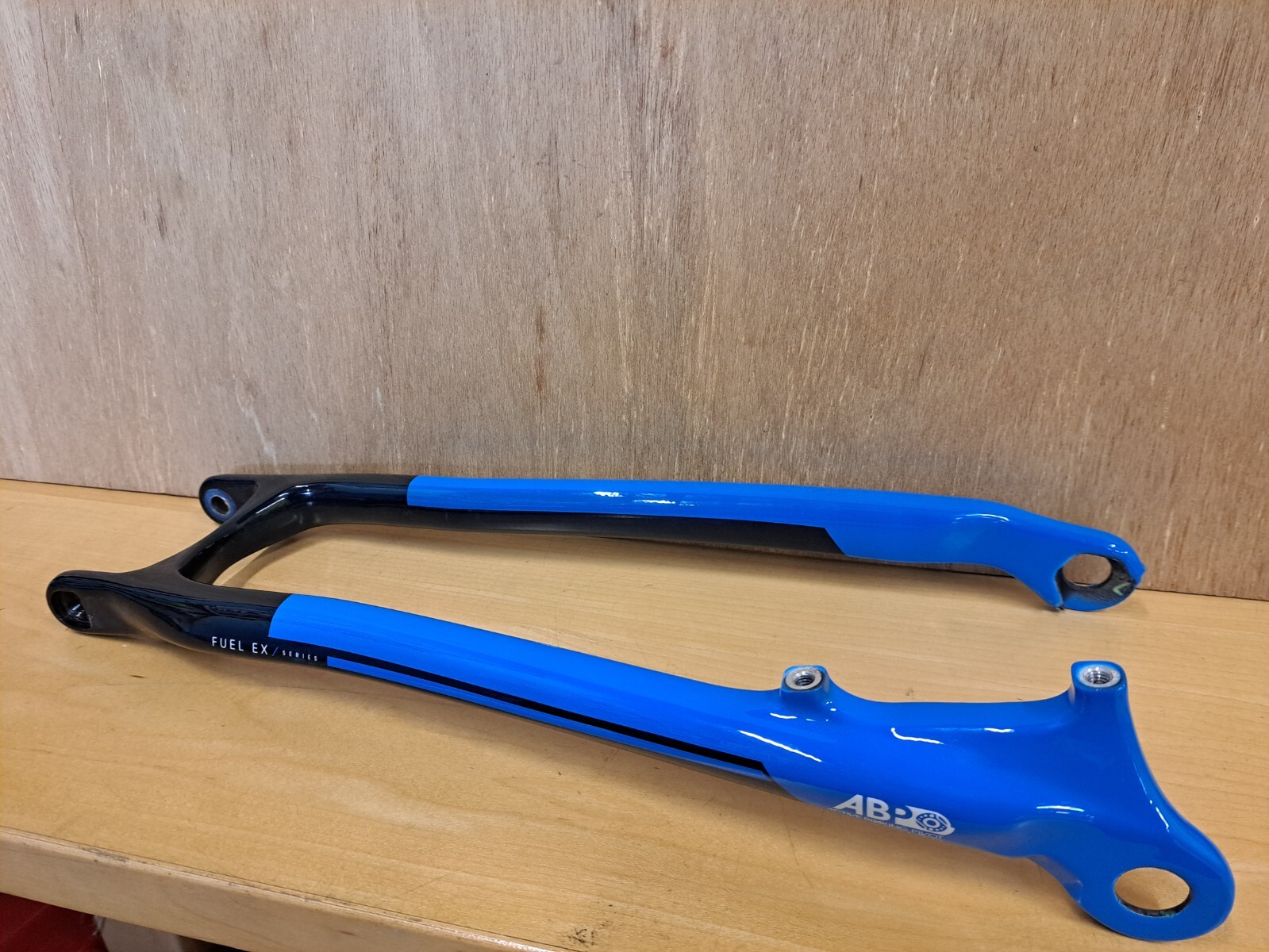 Trek Fuel EX 9.8 26″ Seat Stay Assembly / Blue / Disc Only / NOS / Carbon / 2014