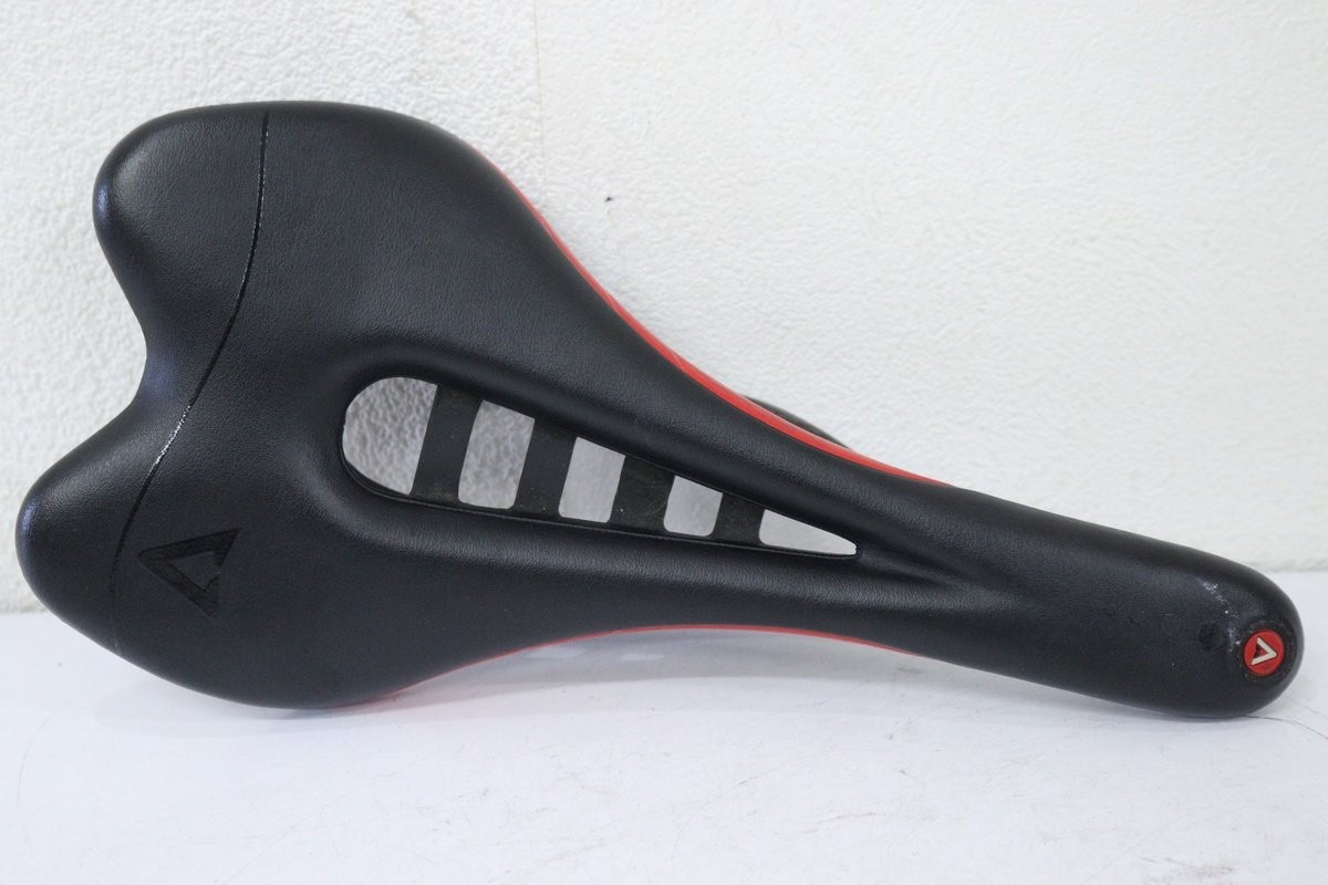 ASTUTE SKYLITE VT Saddle CARBONIO
