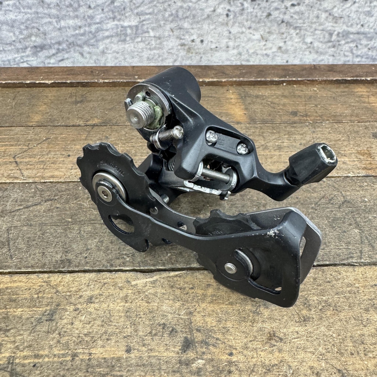 Shimano 105 RD-5700 Rear Derailleur 10 Speed Short Cage Road Black 227g Japan