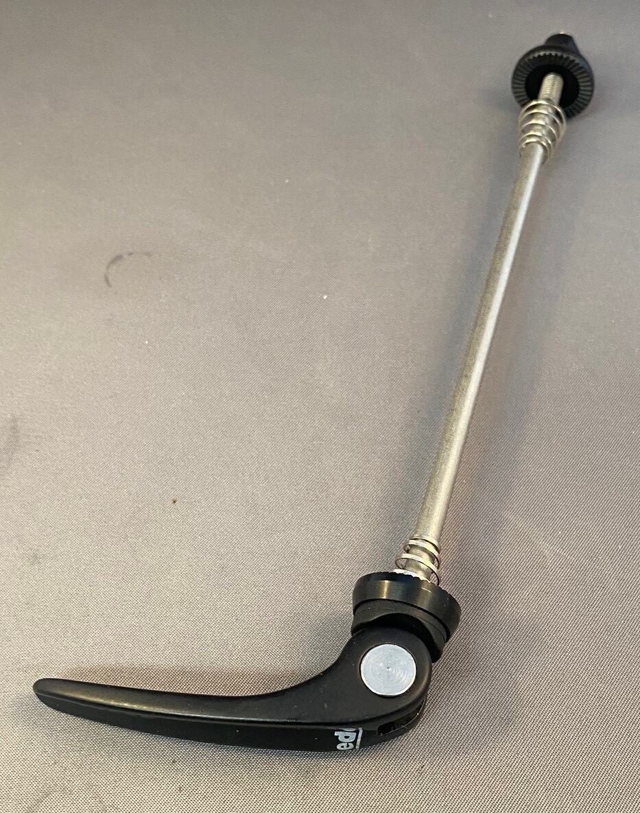 EDCO quick release 135/130 mm long for rear Quickrelease hubs