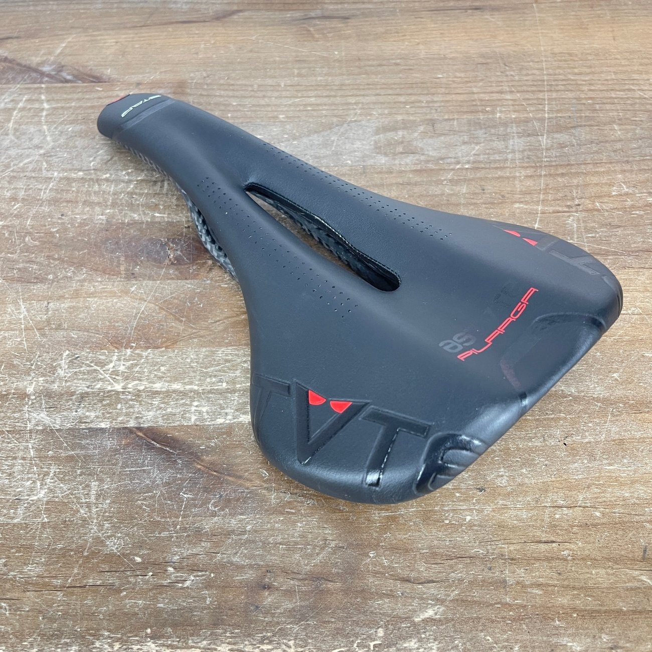 Astute Pilargo Star Carbonio 7x9mm Carbon Rails 145mm Road Bike Saddle