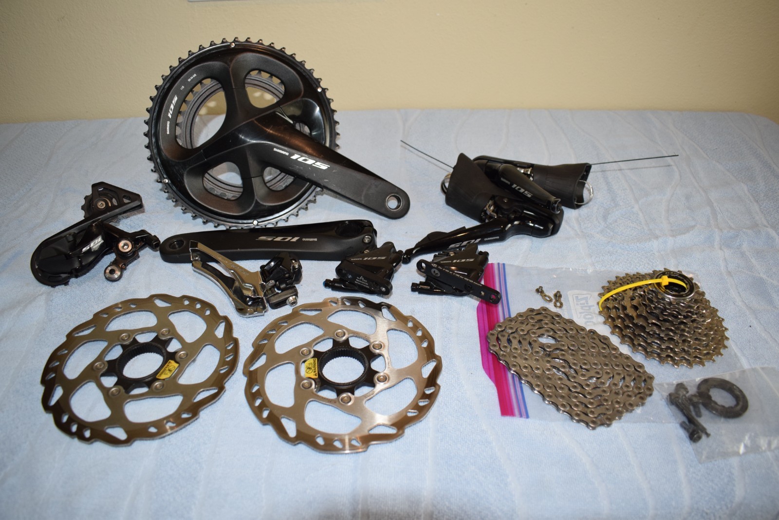 NICE! Shimano 105 R7100 11-Speed Mechanical Disc Brake Groupset (72.5 Cranks)