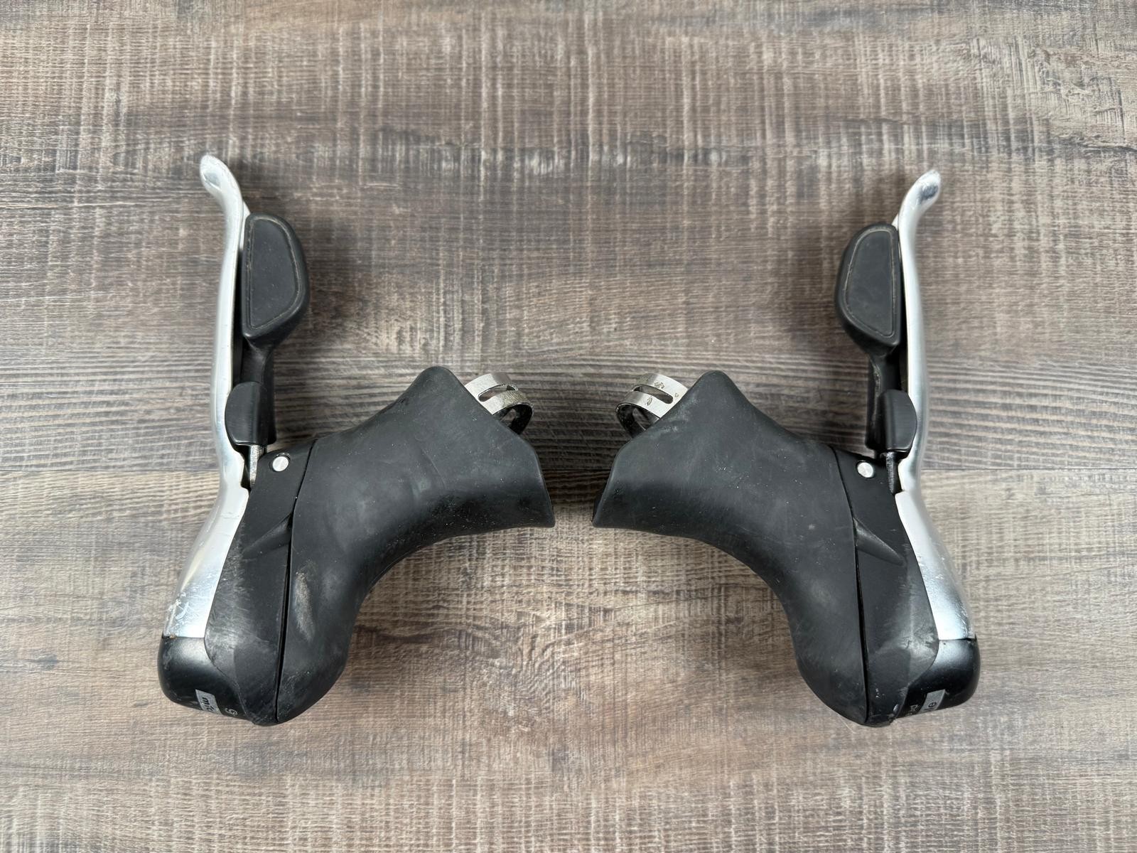 MicroShift R9 Dual Control Shift/Brake Levers Set 9 Speed Shimano
