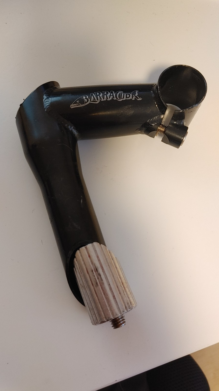 Barracuda Quill Stem 1 1/8″ threaded fork, 80mm x 25.4mm clamp, Black