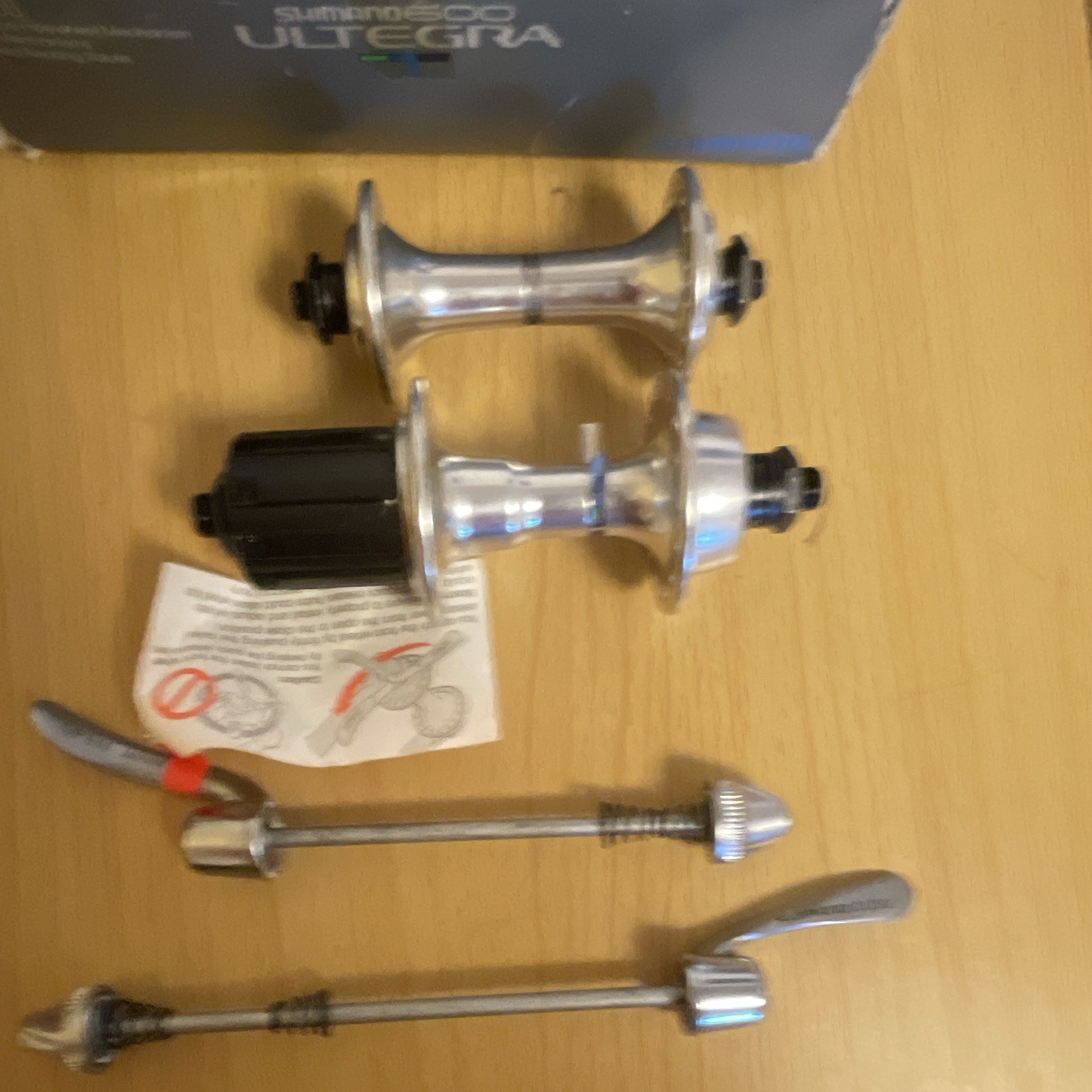 Shimano Ultegra 600 Road Bike Silver Aluminum Hubs Set w/ Quick Release Skewers