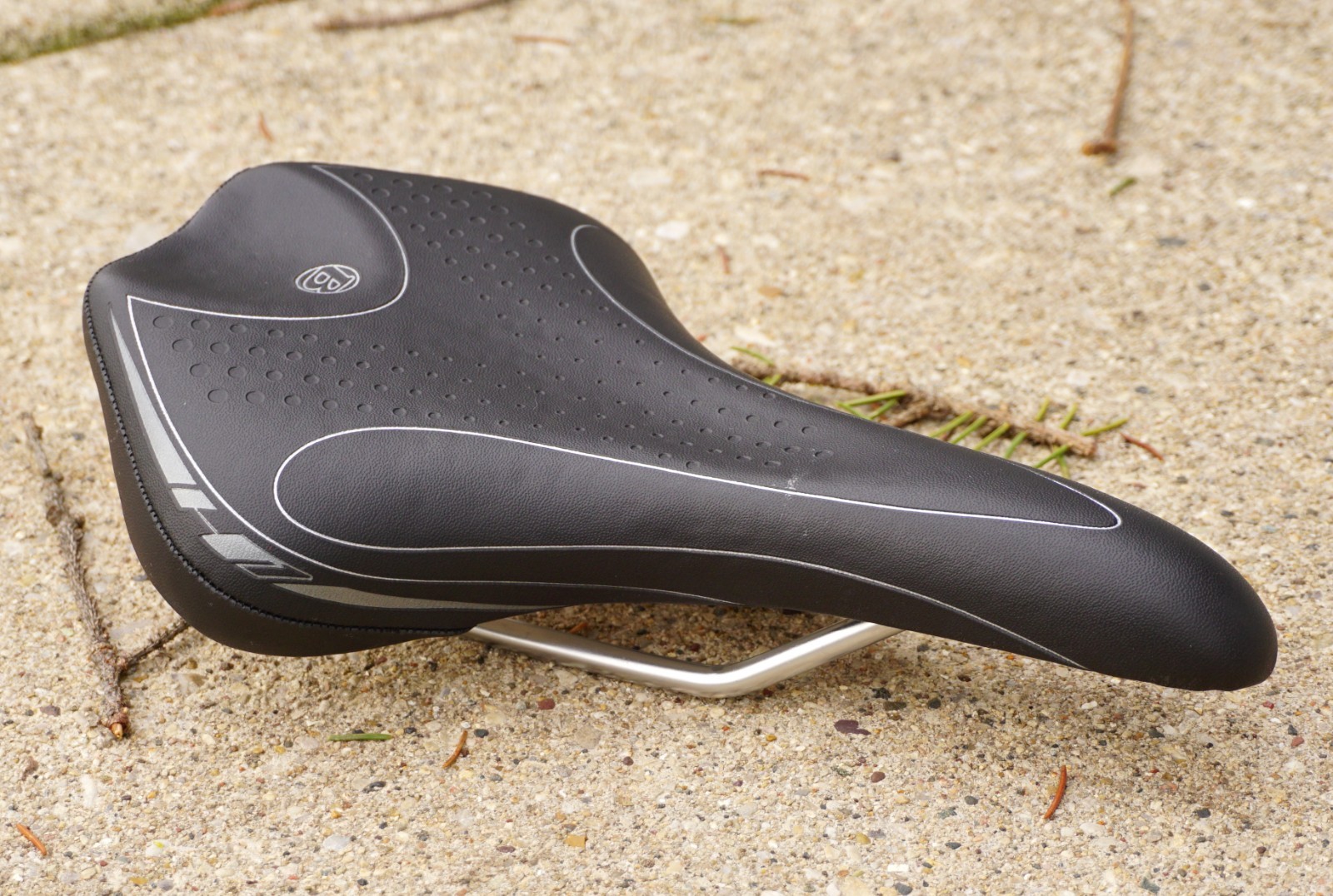 Bontrager H1 Saddle Seat Mountain Hybrid Bike Trek Electra City Commuter Touring