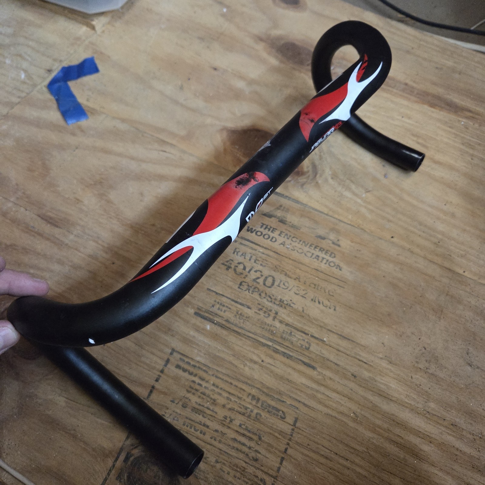 MOST Jaguar XA Aero aluminum alloy road bike handlebar.