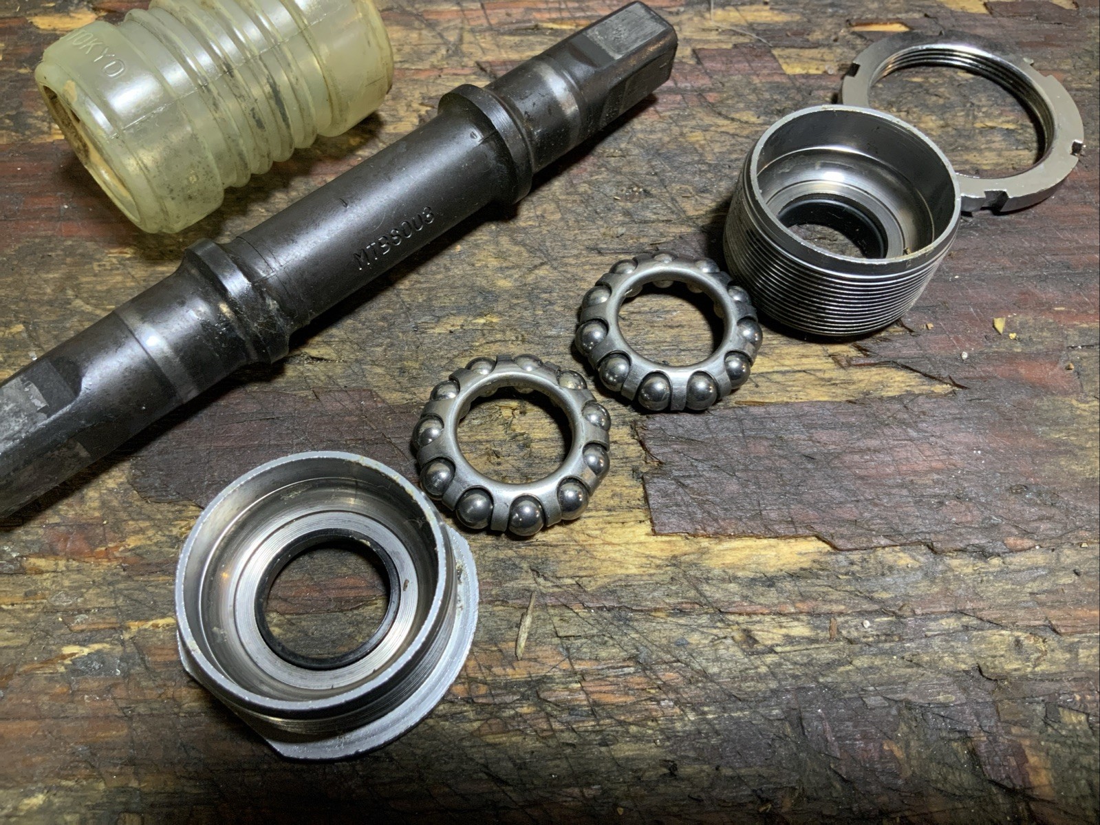 Tange Industries Sealed Bottom Bracket 68mm x 134mm Excellent Condition