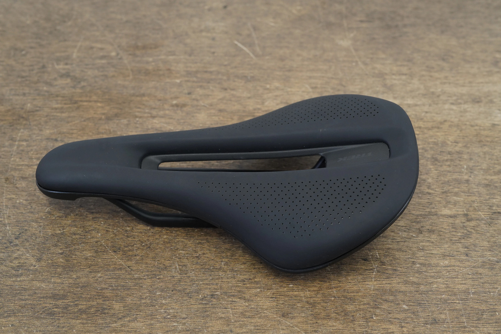 NEW TAKE-OFF 145mm Bontrager Verse Pro Carbon Rail Road Saddle 178g