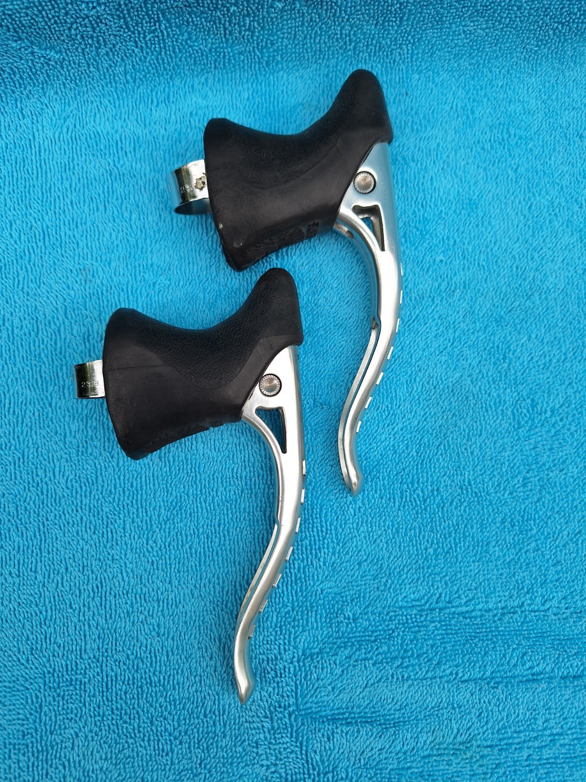 NOS SunTour Cyclone Non-Aero Brake Levers / CB-7200 / 1980s