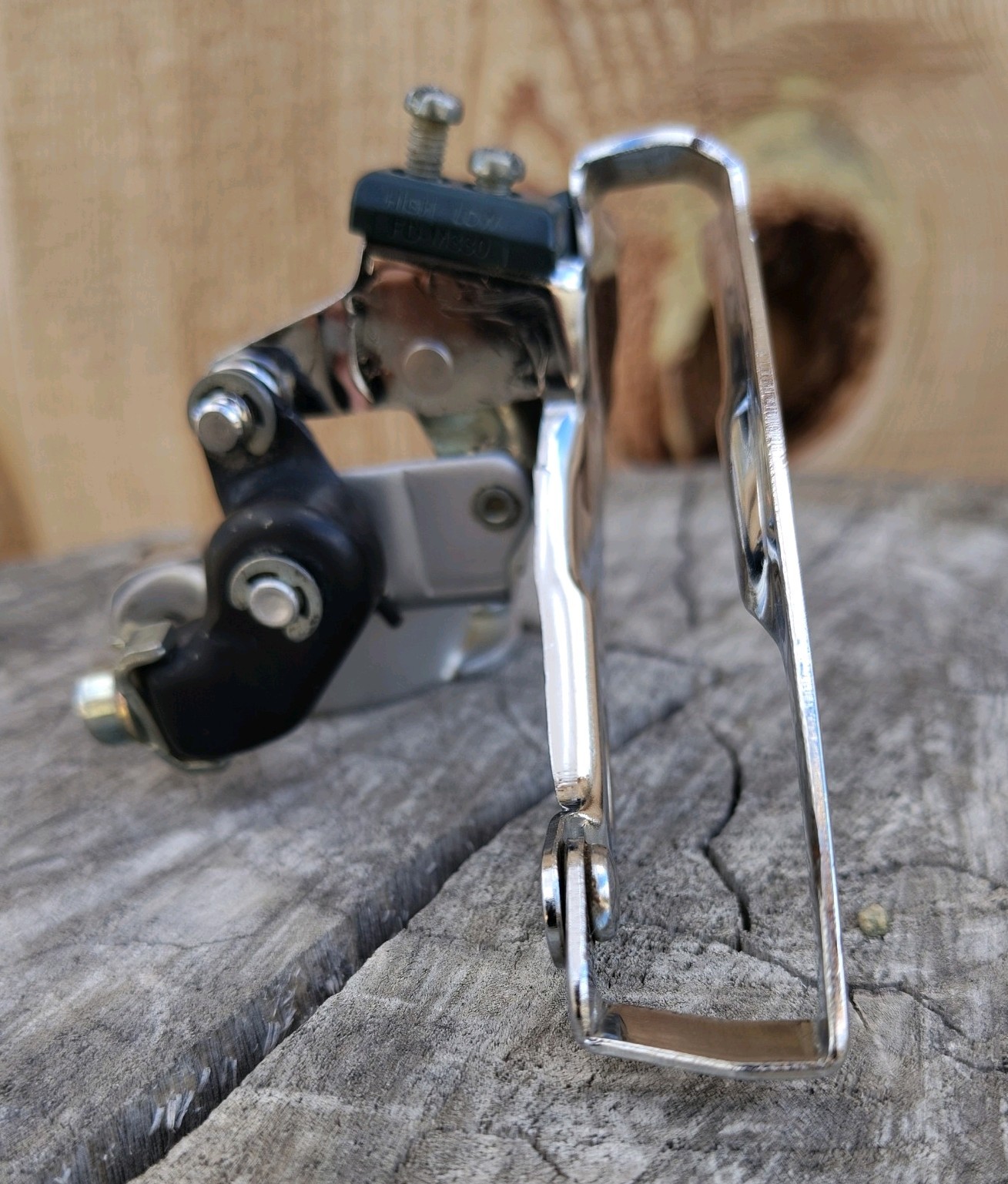 Shimano FD-M330 Front Derailleur 31.8 Low Mount Top Pull Japan Silver Vintage
