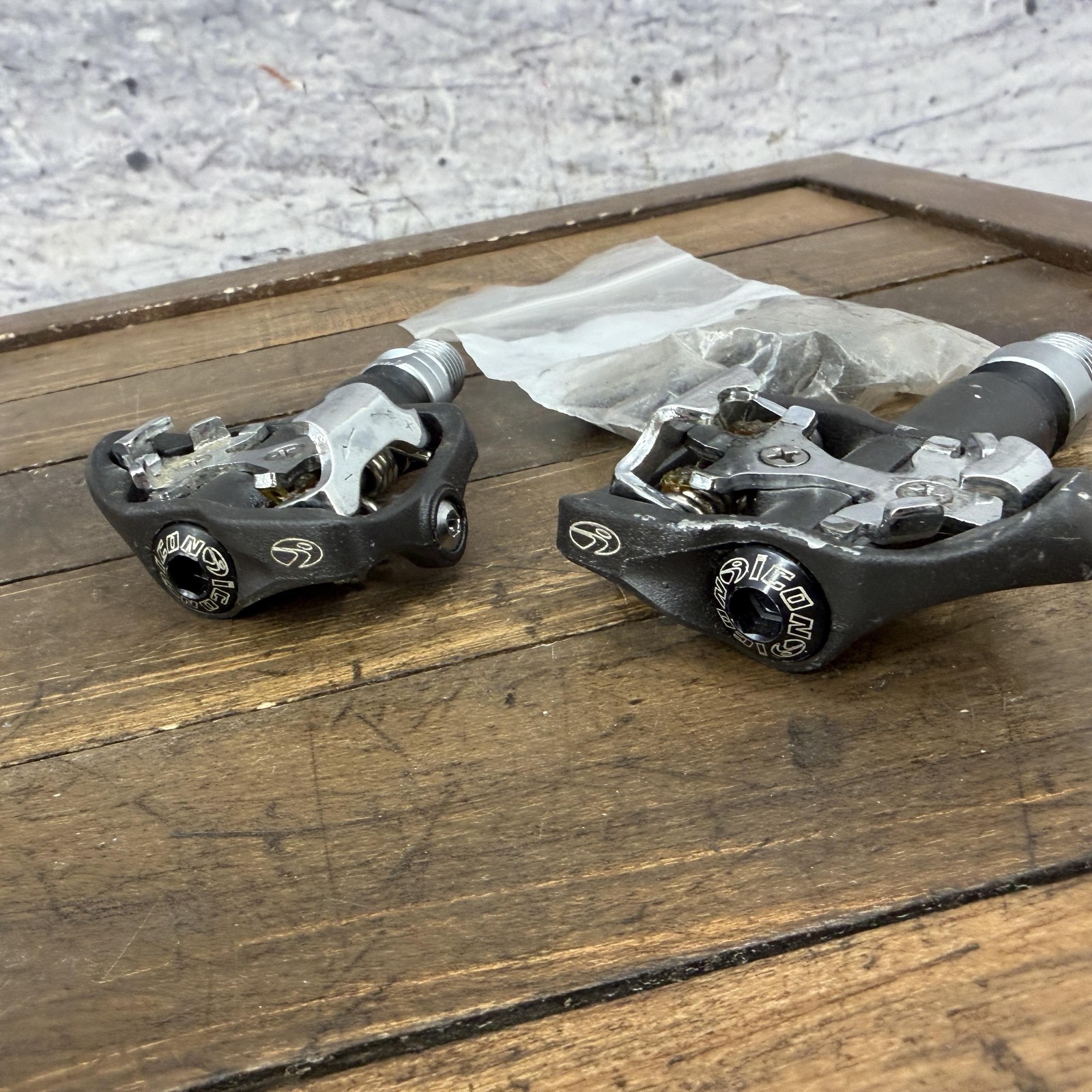 Icon Clipless MTB Bike Pedals 9/16 Black Pair 340g Gravel Cyclocross