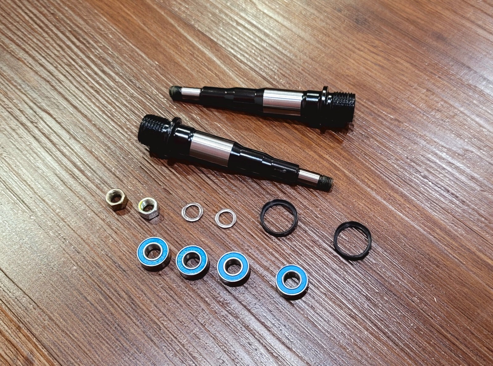 X-TrLook X-TRACK RACE AXLE Spindle & Bearing Assembly – Steel Right and Left KIT