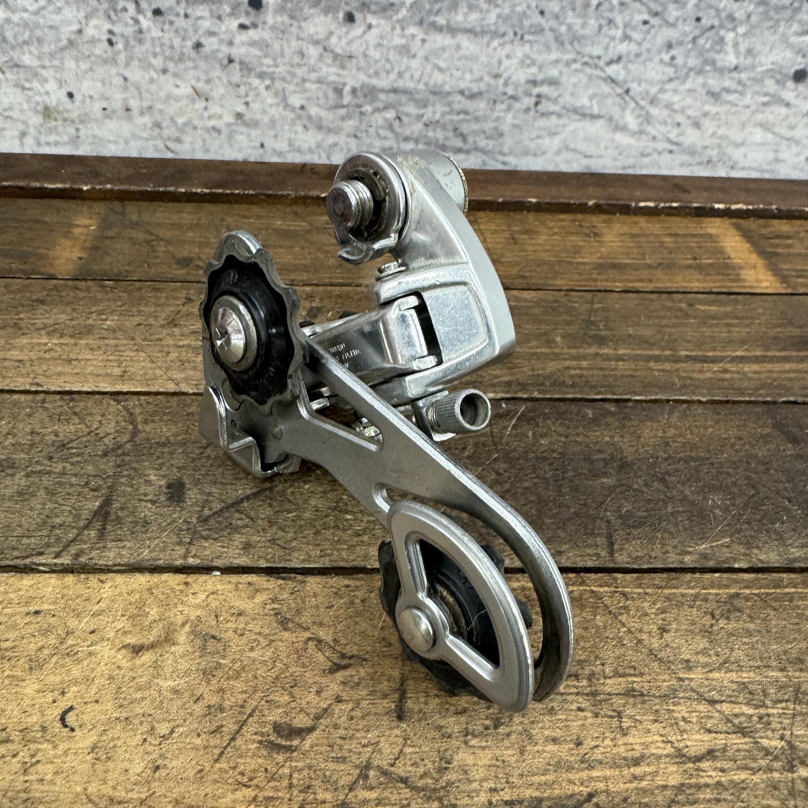 Vintage Shimano 600 Arabesque Rear Derailleur Short Cage Bolt-On Silver 80s