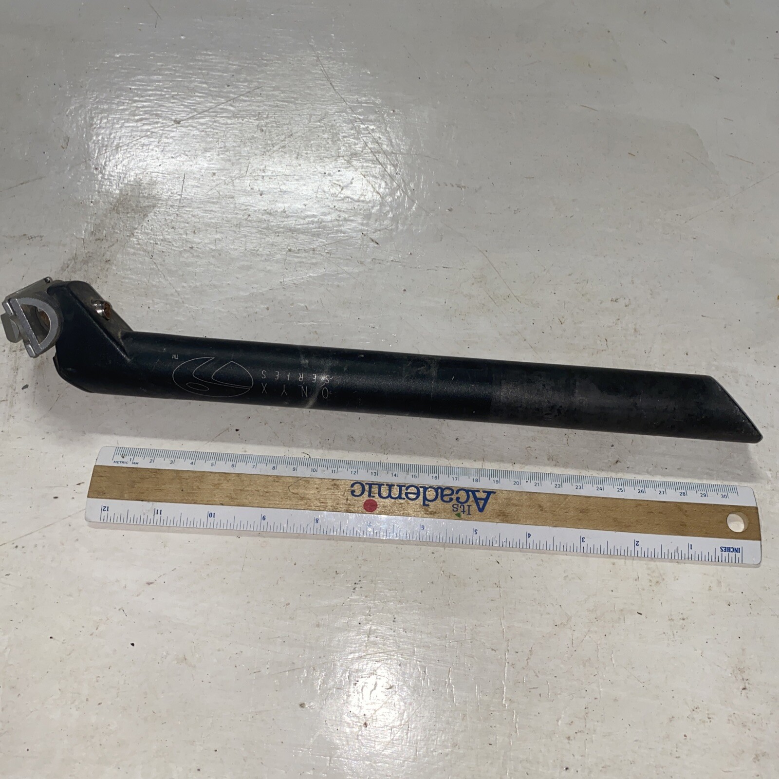 ONYX Series Bicycle Bike Seatpost Black 31.6 x 350mm black 20mm setback Alloy